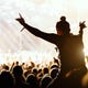 Coachella, Lollapalooza Et Autres Festivals De Musique Valent-Ils Vraiment Le Prix? 1 Image for article titled Are Coachella, Lollapalooza, and Other Music Festivals Really Worth the Price?